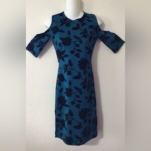 Women’s many dress. Size small